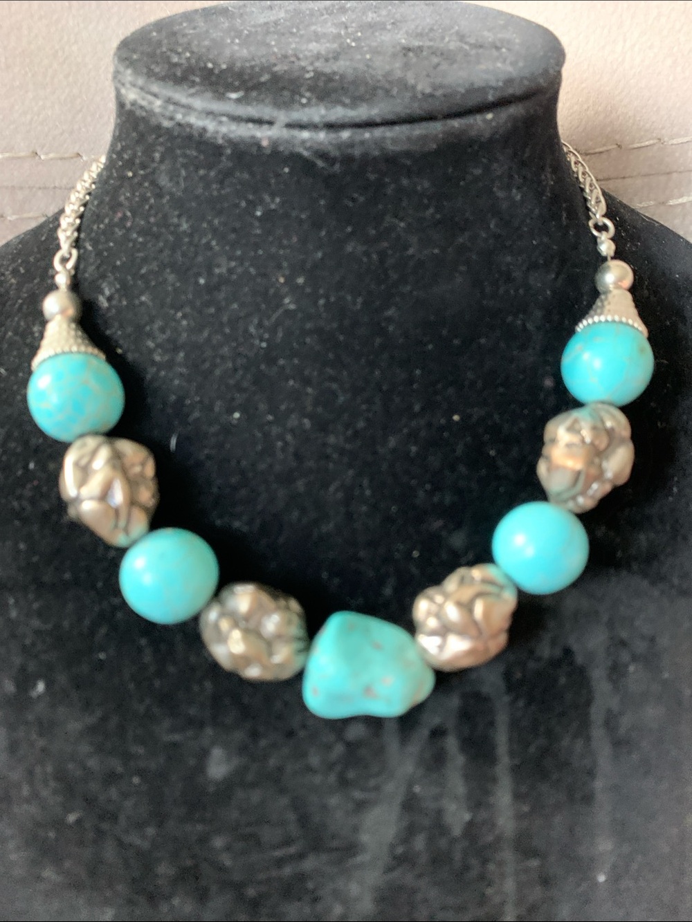 Vintage Turquoise Beaded Statement Necklace - Unbranded 16”/20” L